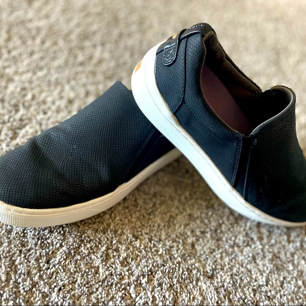 Dr. Scholl’s slide on sneaker